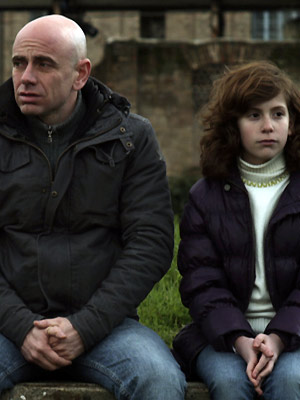 Affiche du court métrage Trois heures () de Annarita Zambrano Affiche du court métrage Trois heures () de Annarita Zambrano. Voir Trois heures en streaming / torrent sur meilleurs-films.fr