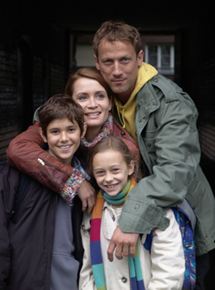 Affiche du film Un Choeur de femmes (2006) de Buket Alakus Affiche du film Un Choeur de femmes (2006) de Buket Alakus. Voir Un Choeur de femmes en streaming / torrent sur meilleurs-films.fr