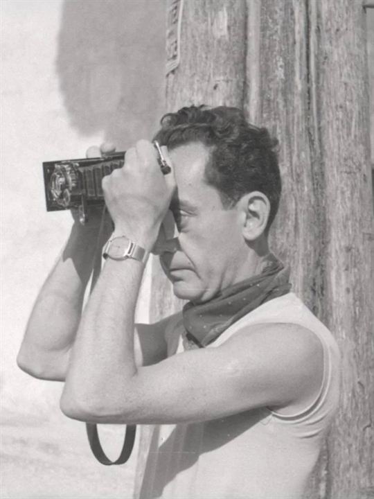 Affiche du court métrage Un été à la Garoupe (2025) de François Lévy-Kuentz Affiche du court métrage Un été à la Garoupe (2025) de François Lévy-Kuentz. Voir Un été à la Garoupe en streaming / torrent sur meilleurs-films.fr