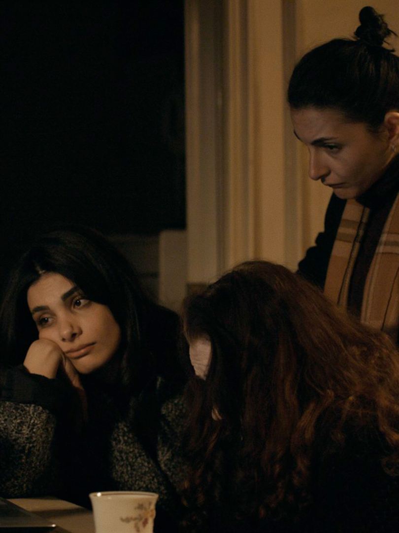 Affiche du film Under the Sky of Damascus (2023) de Heba Khaled. Voir Under the Sky of Damascus en streaming / torrent sur meilleurs-films.fr