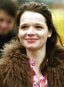 Affiche du film Une princesse à la une (2004) de Oliver Schmitz. Voir Une princesse à la une en streaming / torrent sur meilleurs-films.fr