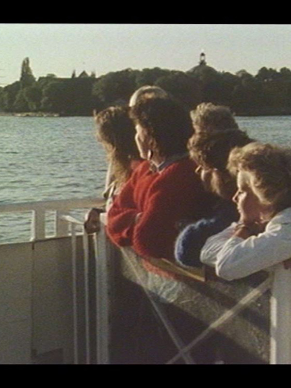 Affiche du court métrage Vidöppen stad (1988) de Ulf von Strauss Affiche du court métrage Vidöppen stad (1988) de Ulf von Strauss. Voir Vidöppen stad en streaming / torrent sur meilleurs-films.fr