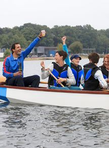 Affiche du film Vogue la vie (2013) de Claire de La Rochefoucauld. Voir Vogue la vie en streaming / torrent sur meilleurs-films.fr