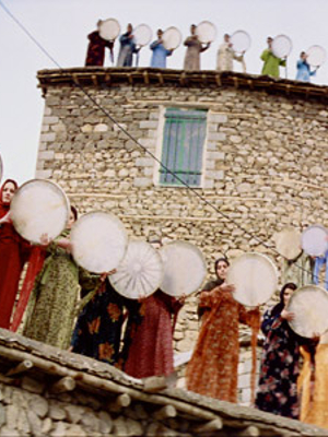 Affiche du court métrage War Is Over? (2003) de Bahman Ghobadi. Voir War Is Over? en streaming / torrent sur meilleurs-films.fr